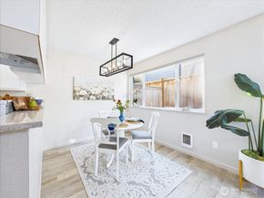 8424 25th Avenue SW C, Seattle WA 98106