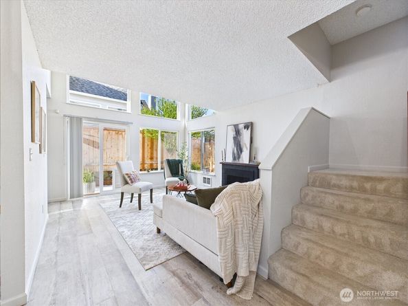 8424 25th Avenue SW C, Seattle WA 98106