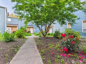 8424 25th Avenue SW C, Seattle WA 98106