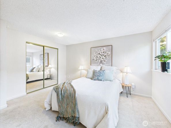8424 25th Avenue SW C, Seattle WA 98106