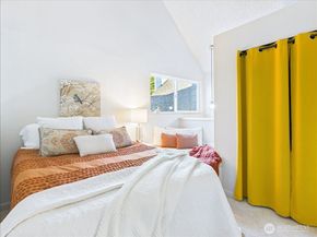 8424 25th Avenue SW C, Seattle WA 98106