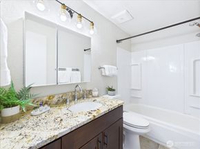 8424 25th Avenue SW C, Seattle WA 98106
