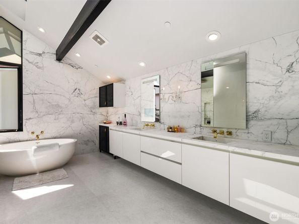 4014 E Mercer Way, Mercer Island WA 98040