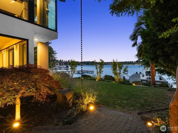4014 E Mercer Way, Mercer Island WA 98040
