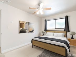 5101 NE 55th Street 103, Seattle WA 98105