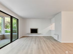5101 NE 55th Street 103, Seattle WA 98105
