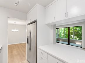 5101 NE 55th Street 103, Seattle WA 98105