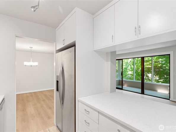 5101 NE 55th Street 103, Seattle WA 98105
