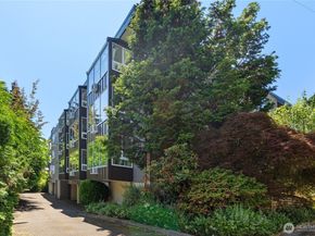 5101 NE 55th Street 103, Seattle WA 98105