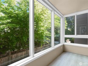 5101 NE 55th Street 103, Seattle WA 98105