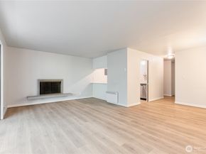 5101 NE 55th Street 103, Seattle WA 98105