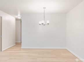 5101 NE 55th Street 103, Seattle WA 98105