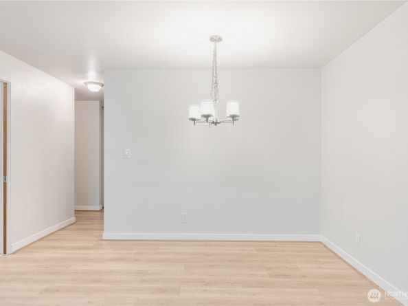 5101 NE 55th Street 103, Seattle WA 98105