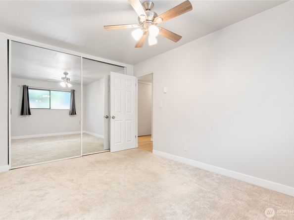 5101 NE 55th Street 103, Seattle WA 98105