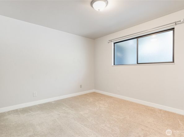 5101 NE 55th Street 103, Seattle WA 98105