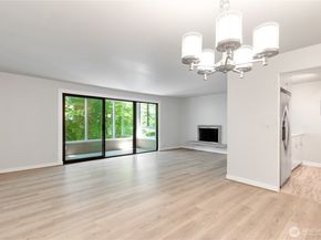 5101 NE 55th Street 103, Seattle WA 98105