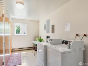 5101 NE 55th Street 103, Seattle WA 98105