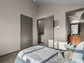 923 N 85Th Street A, Seattle WA 98103