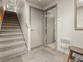 923 N 85Th Street A, Seattle WA 98103