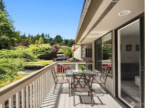 16932 NE 2nd Place, Bellevue WA 98008