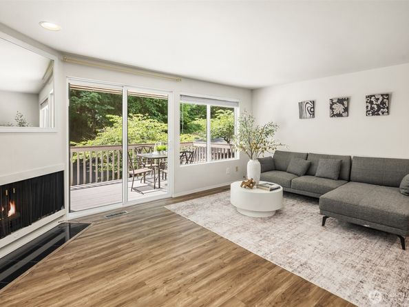 16932 NE 2nd Place, Bellevue WA 98008