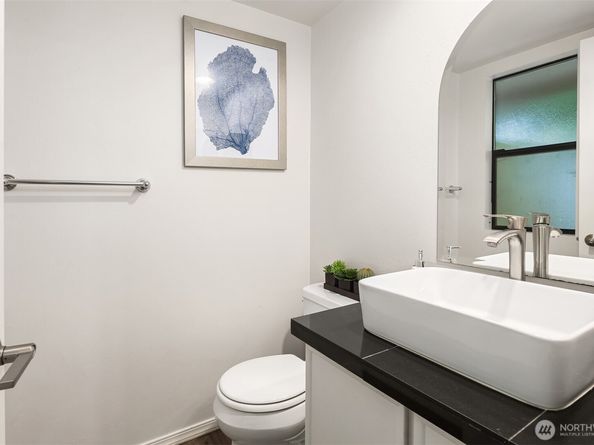 16932 NE 2nd Place, Bellevue WA 98008