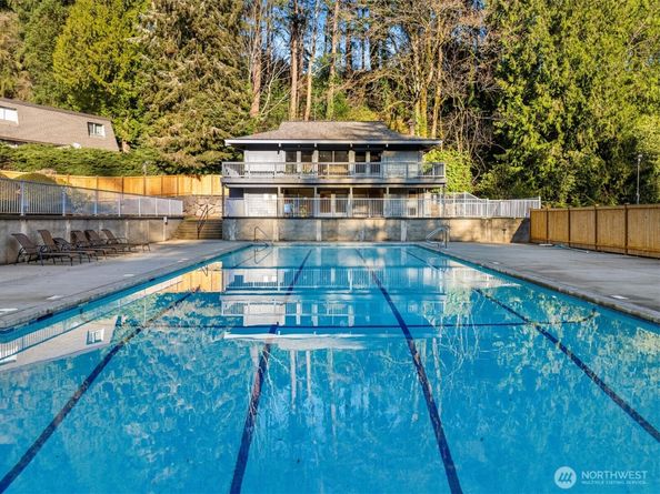 16932 NE 2nd Place, Bellevue WA 98008