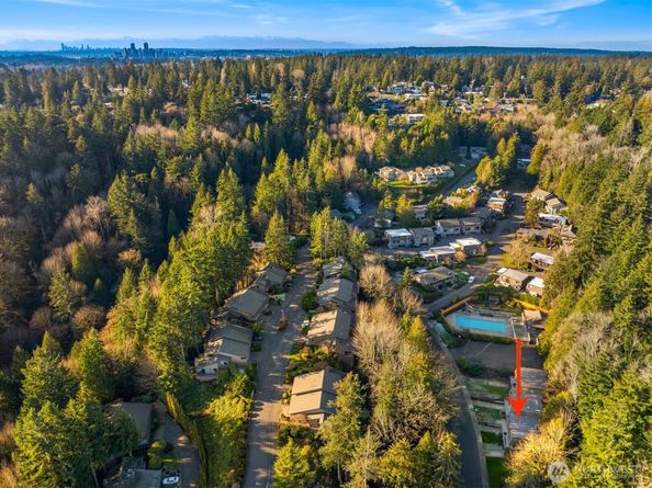 16932 NE 2nd Place, Bellevue WA 98008