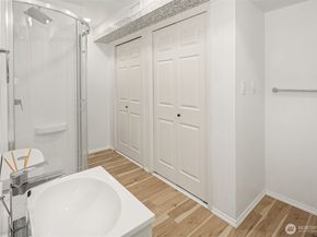 16932 NE 2nd Place, Bellevue WA 98008