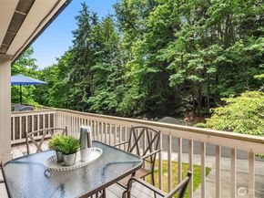 16932 NE 2nd Place, Bellevue WA 98008