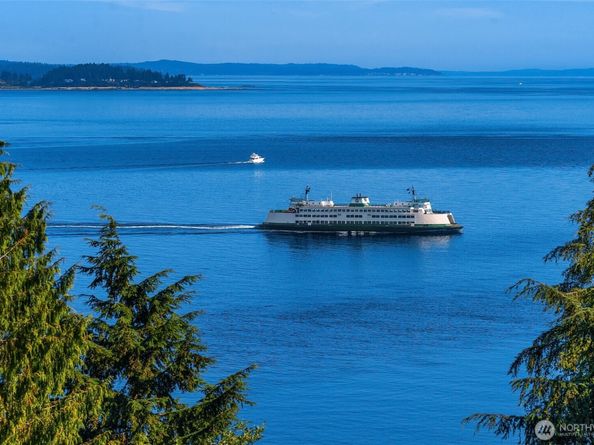10634 SW Cowan Road, Vashon WA 98070