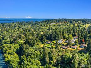 10634 SW Cowan Road, Vashon WA 98070