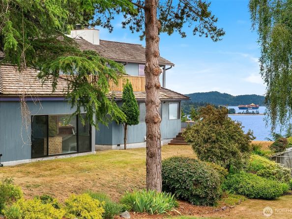 10634 SW Cowan Road, Vashon WA 98070
