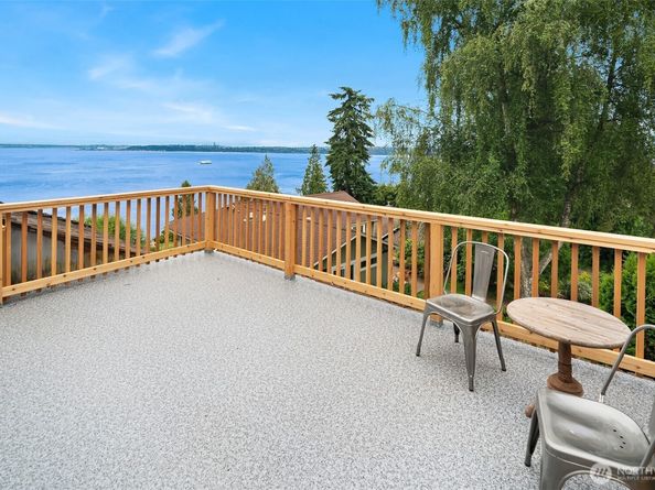 10634 SW Cowan Road, Vashon WA 98070
