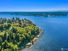 10634 SW Cowan Road, Vashon WA 98070