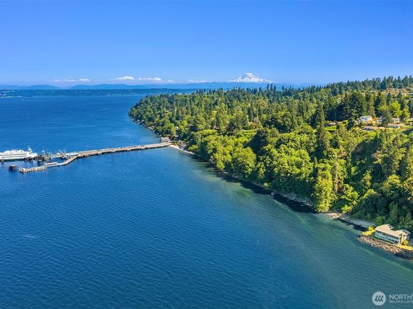 10634 SW Cowan Road, Vashon WA 98070