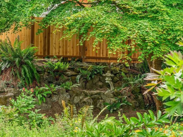 10634 SW Cowan Road, Vashon WA 98070
