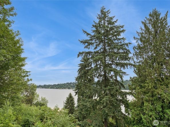 13722 42nd Avenue NE, Seattle WA 98125