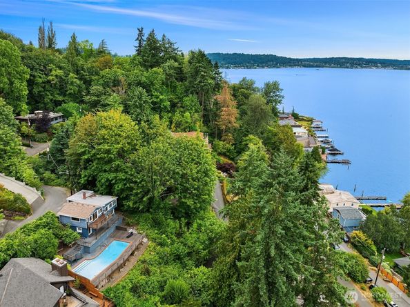 13722 42nd Avenue NE, Seattle WA 98125