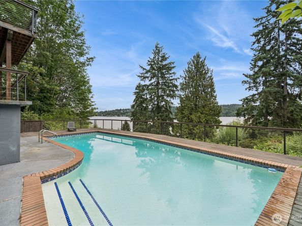 13722 42nd Avenue NE, Seattle WA 98125