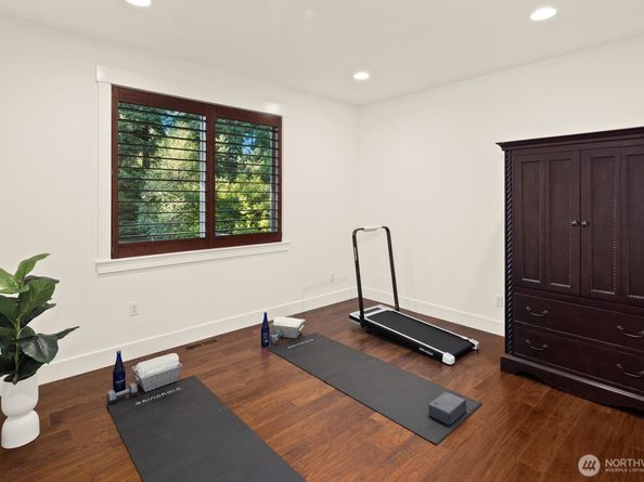 14424 SE 17TH Street, Bellevue WA 98007