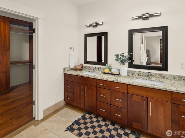 14424 SE 17TH Street, Bellevue WA 98007