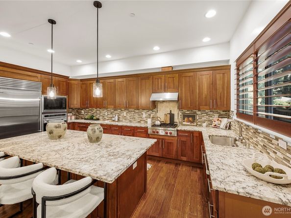 14424 SE 17TH Street, Bellevue WA 98007