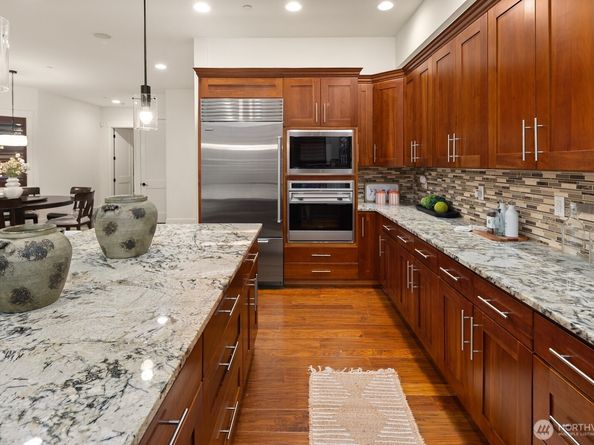 14424 SE 17TH Street, Bellevue WA 98007