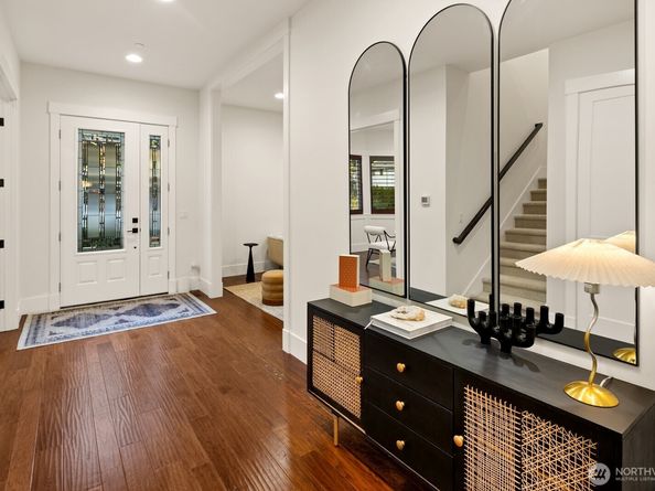 14424 SE 17TH Street, Bellevue WA 98007