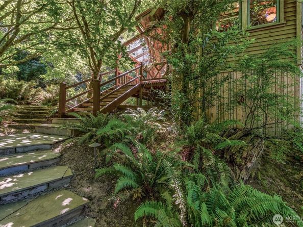 12825 SW Ober Beach Rd, Vashon WA 98070