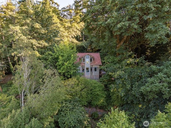 12825 SW Ober Beach Rd, Vashon WA 98070