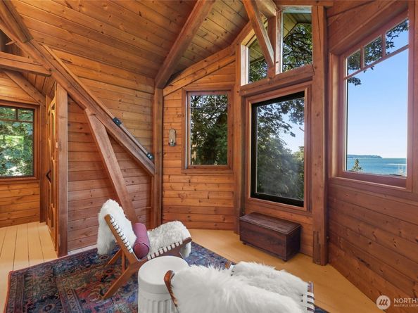 12825 SW Ober Beach Rd, Vashon WA 98070
