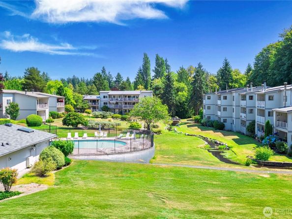 13217 15th Avenue NE A8, Seattle WA 98125