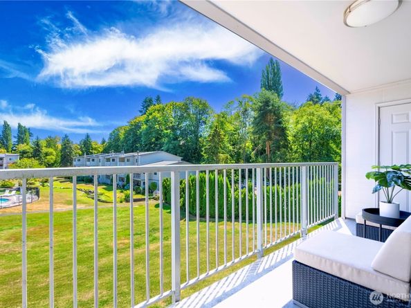 13217 15th Avenue NE A8, Seattle WA 98125